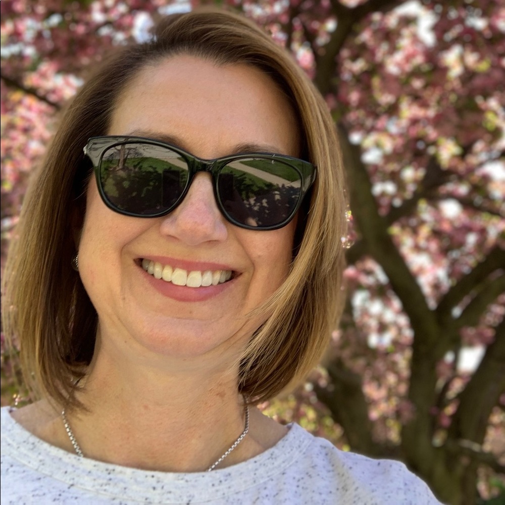 Meet your Posher, Lina